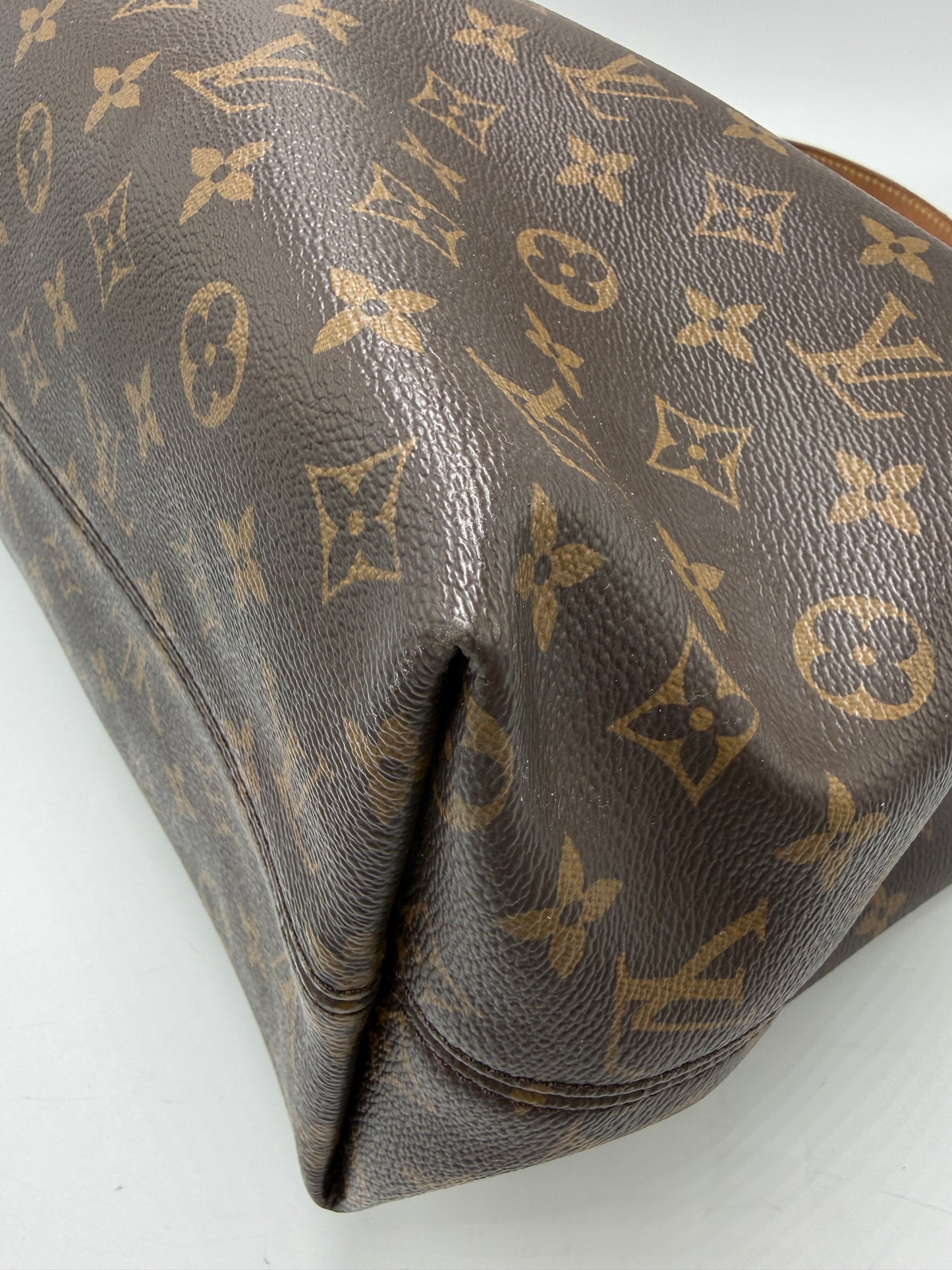 Louis Vuitton Graceful Pivione MM Luxury Handbag