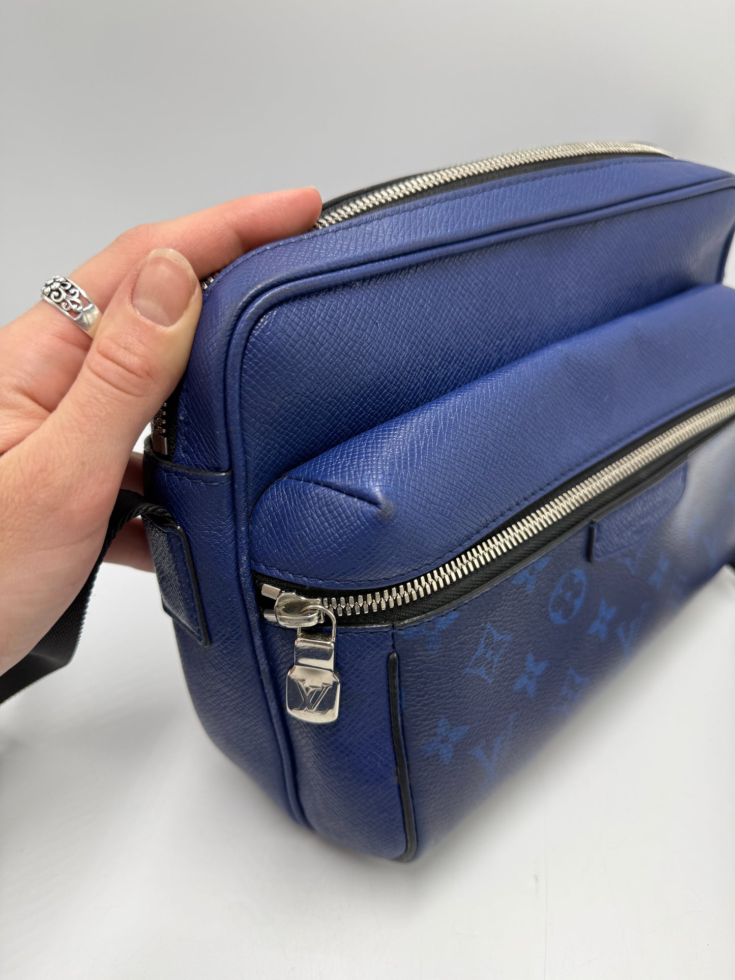 Louis Vuitton Outdoor Messenger Taigara Luxury Handbag