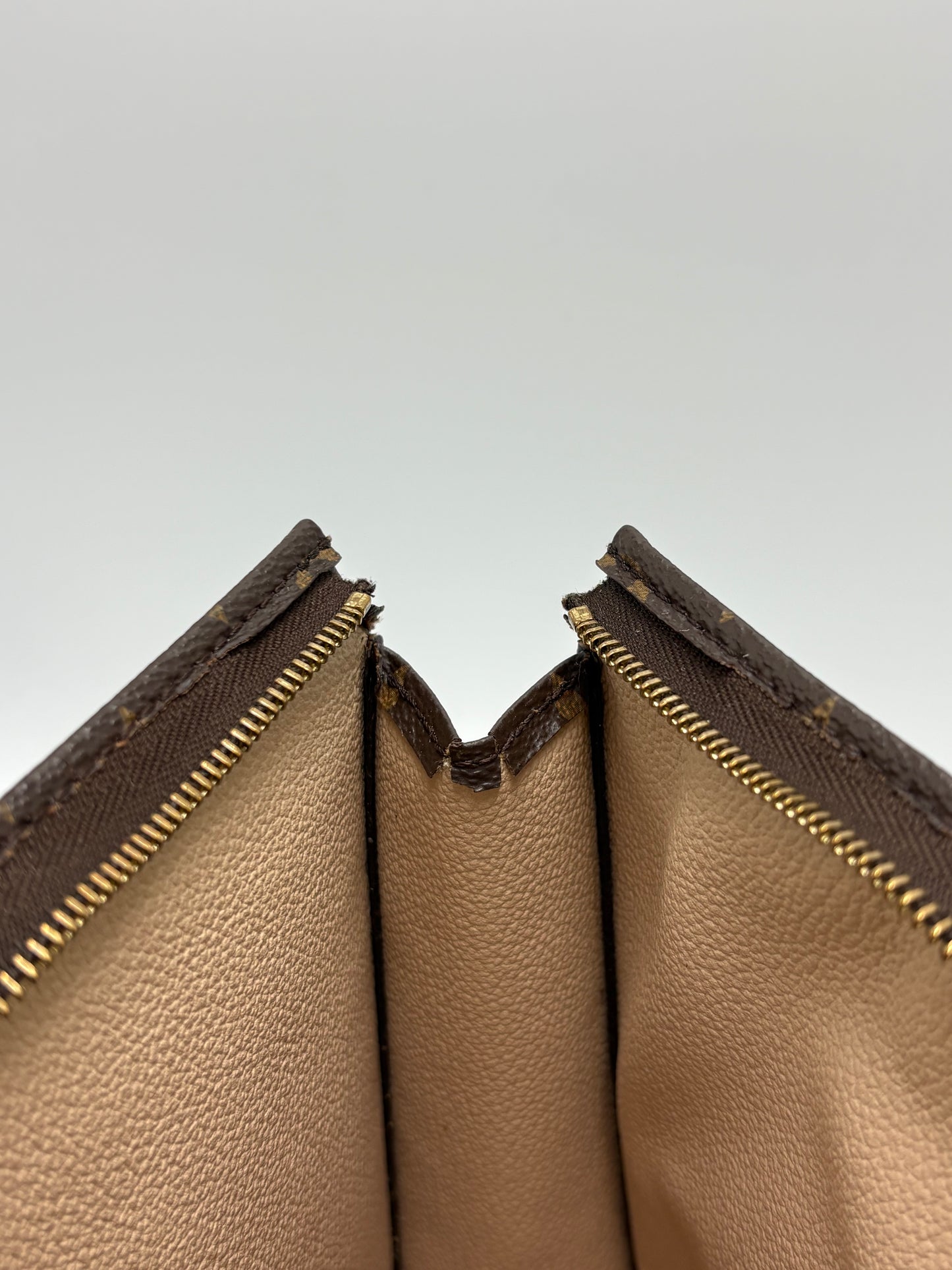 Louis Vuitton Monogram Toiletry Pouch 26 Luxury Makeup Bag
