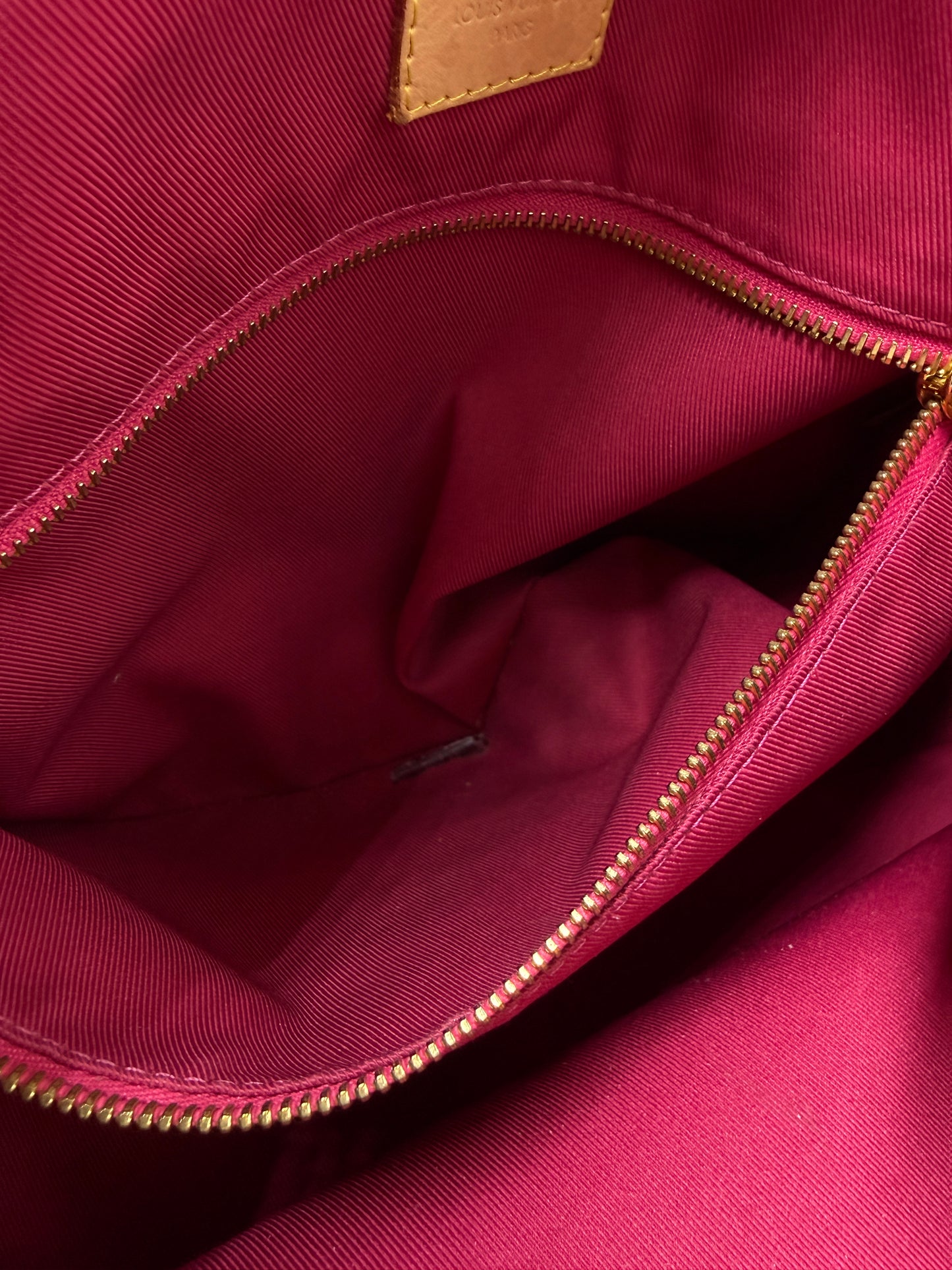 Louis Vuitton Graceful Pivione MM Luxury Handbag