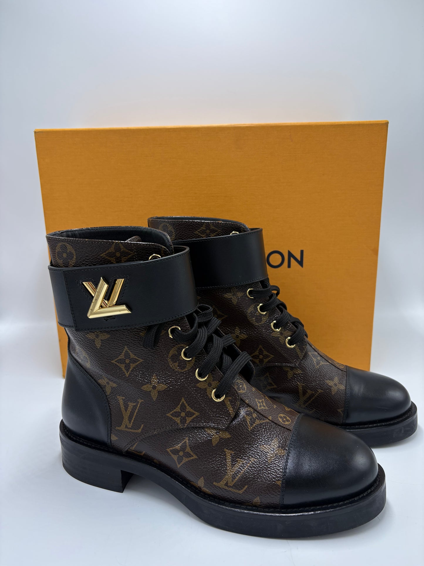 Louis Vuitton Wonderland Ranger Luxury Designer Boots, Size: 8