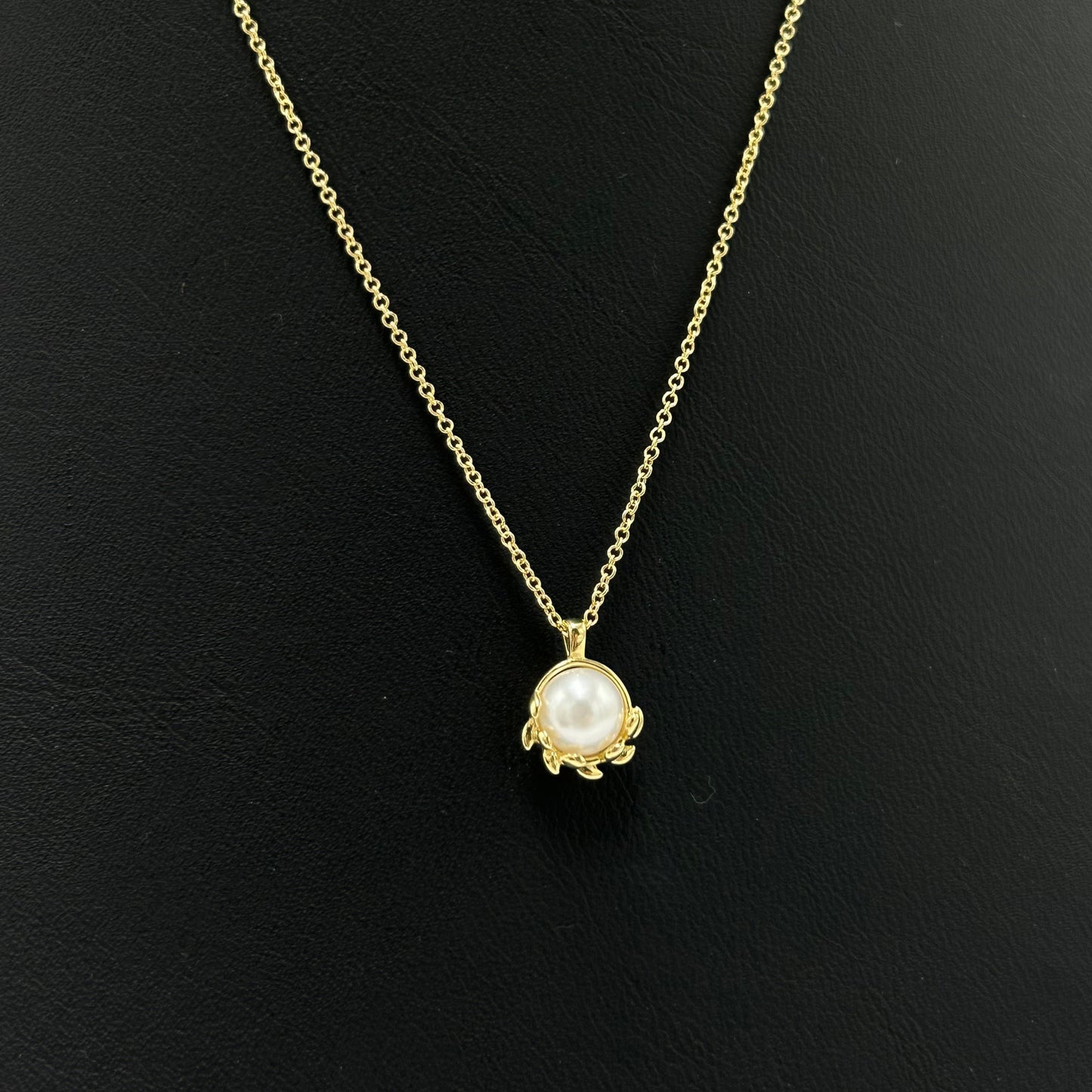 Tiffany & Company 18K Olive Leaf Pearl Pendant Luxury Designer Necklace