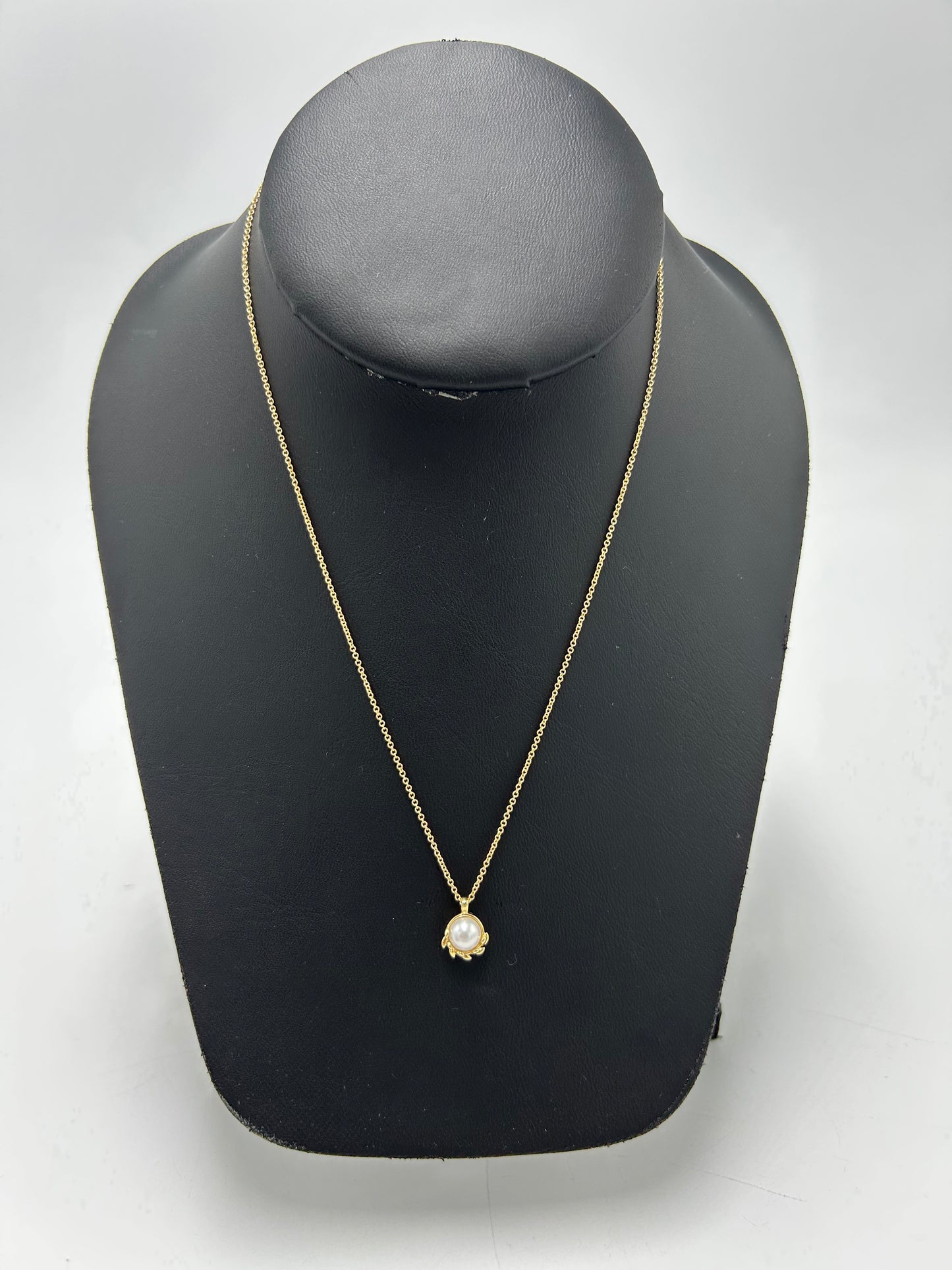 Tiffany & Company 18K Olive Leaf Pearl Pendant Luxury Designer Necklace