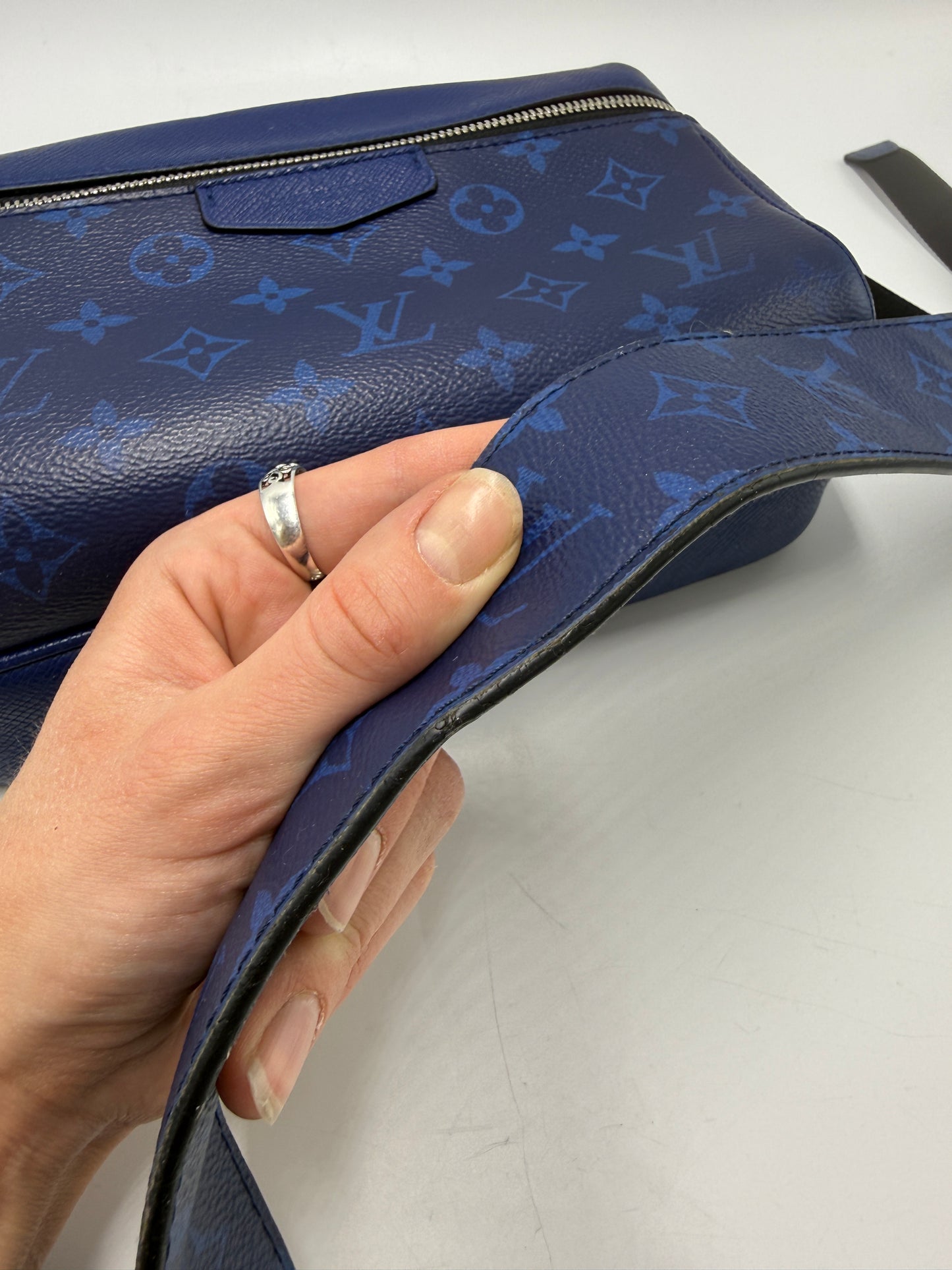 Louis Vuitton Outdoor Messenger Taigara Luxury Handbag