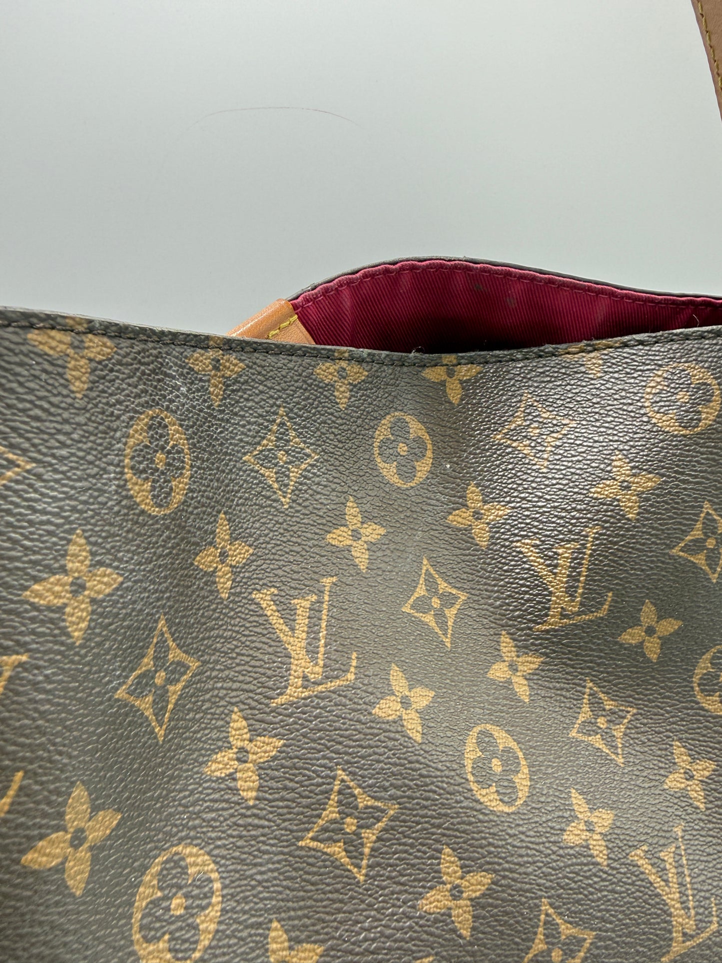 Louis Vuitton Graceful Pivione MM Luxury Handbag