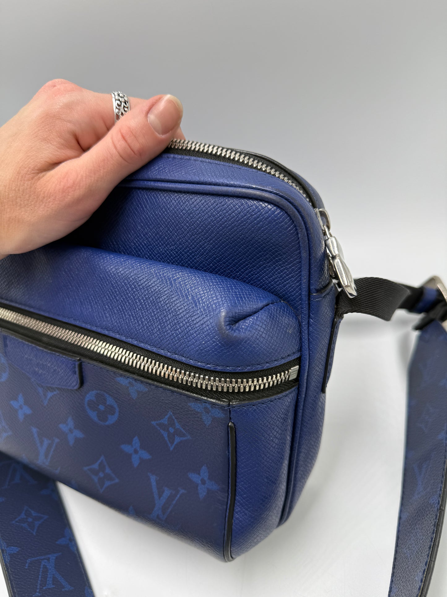Louis Vuitton Outdoor Messenger Taigara Luxury Handbag