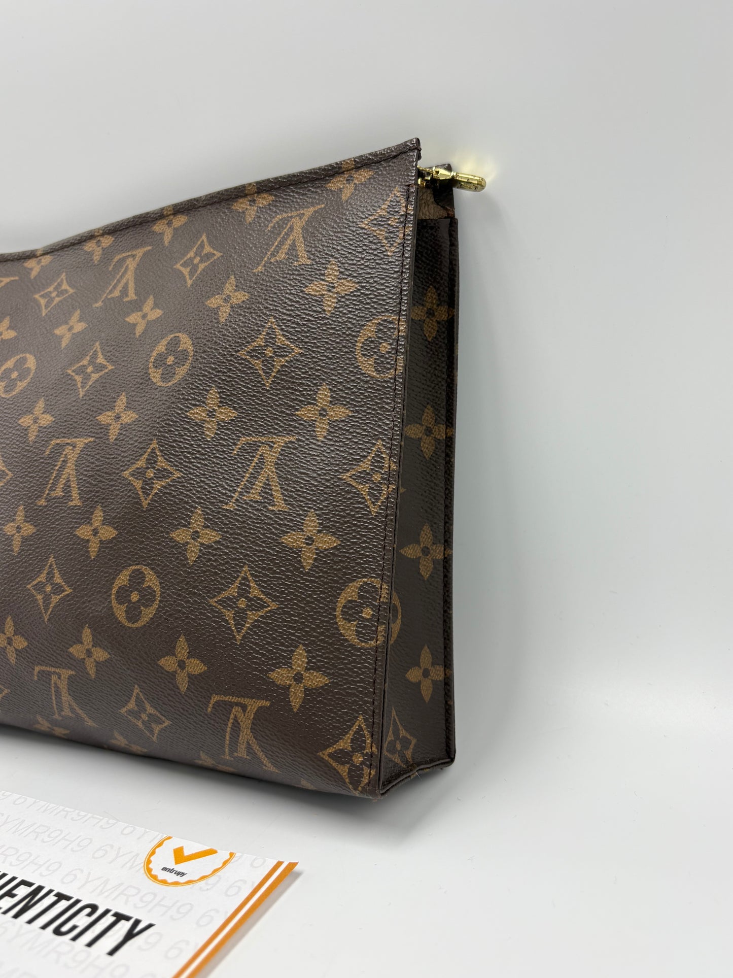 Louis Vuitton Monogram Toiletry Pouch 26 Luxury Makeup Bag