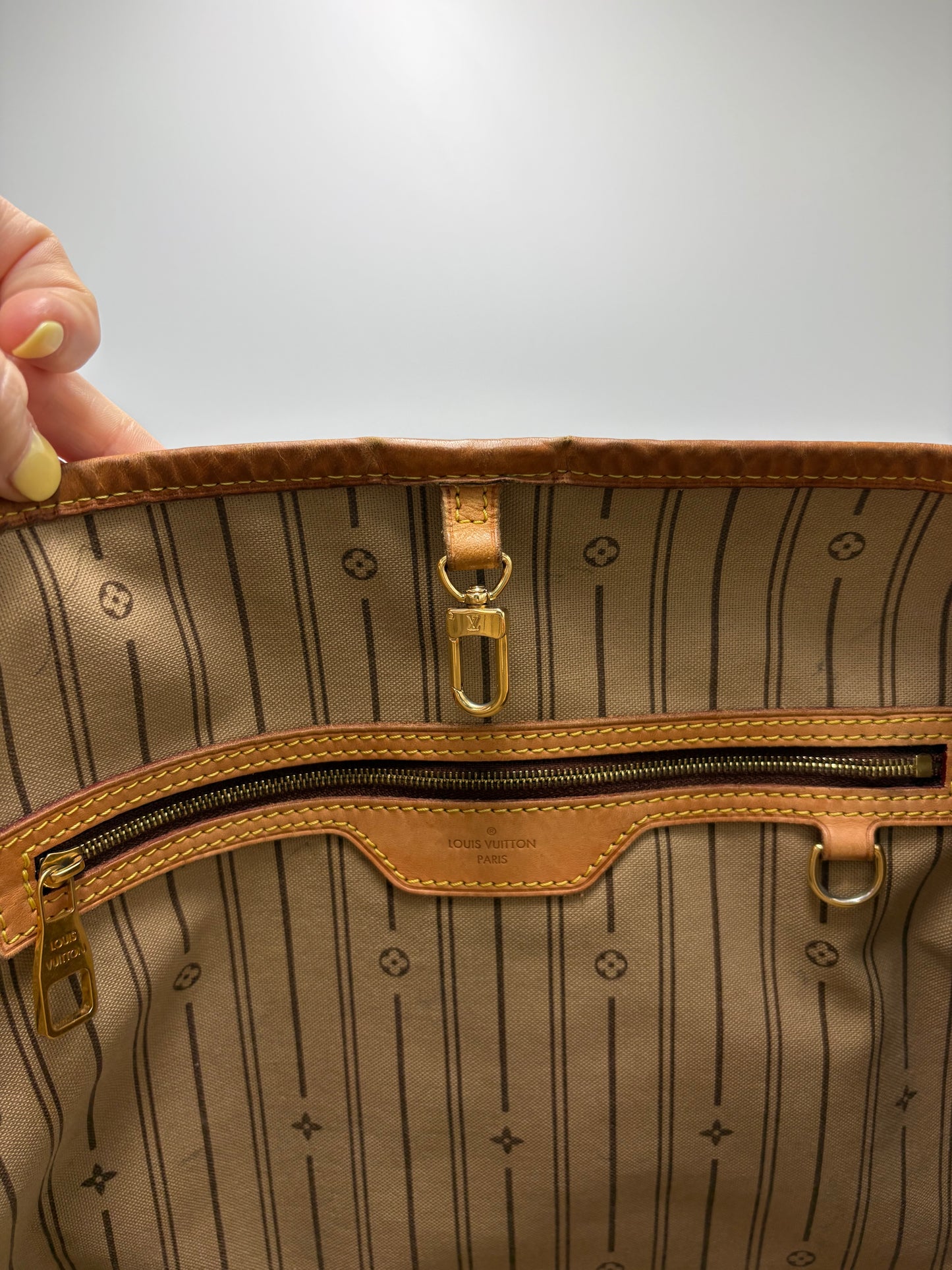 Louis Vuitton Delightful MM Hobo Luxury Handbag