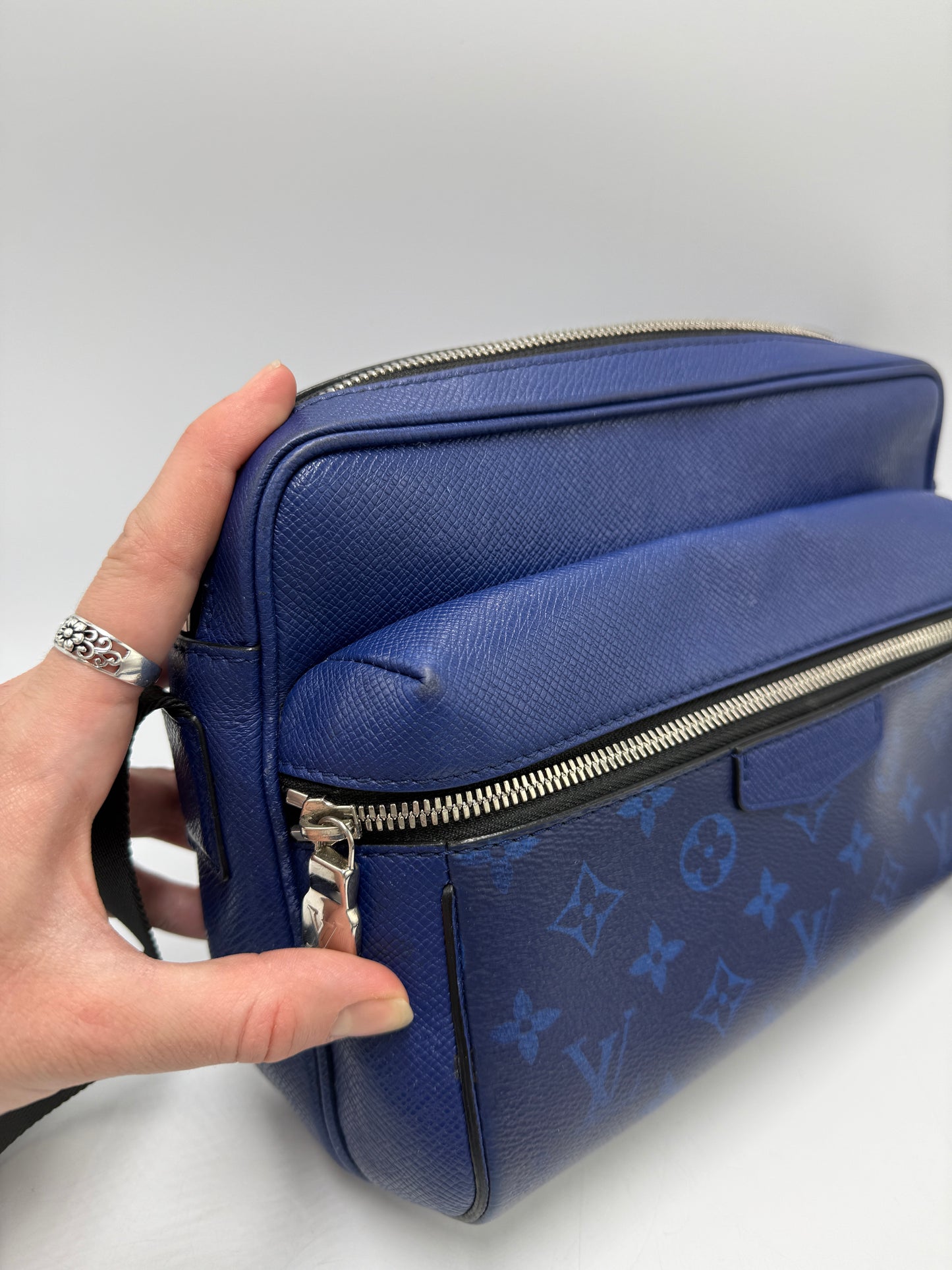 Louis Vuitton Outdoor Messenger Taigara Luxury Handbag