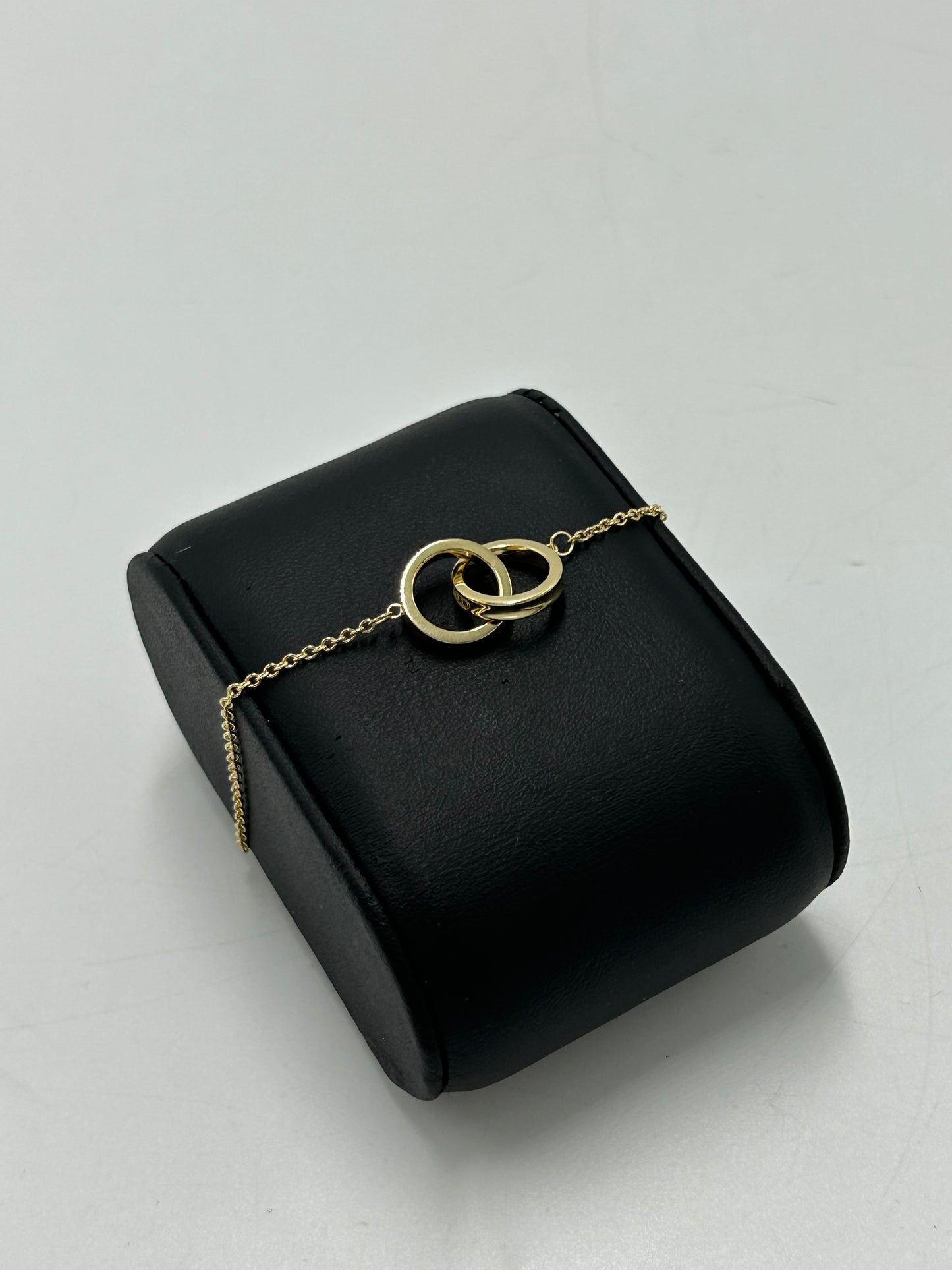Tiffany & Company 18K Interlocking Circles Luxury Bracelet