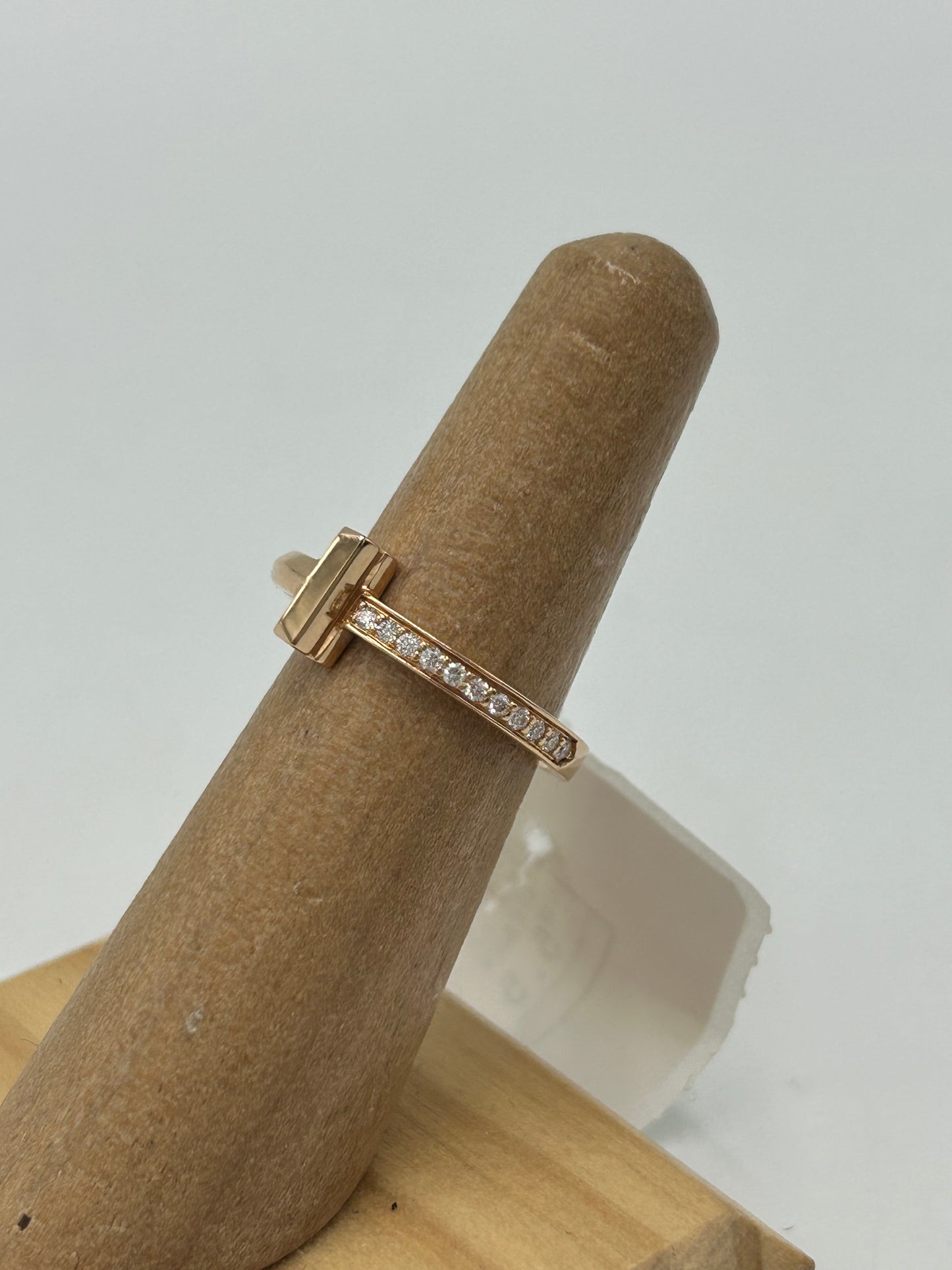 Tiffany & Company 18K T Diamond Luxury Designer Ring in Size: 5.5