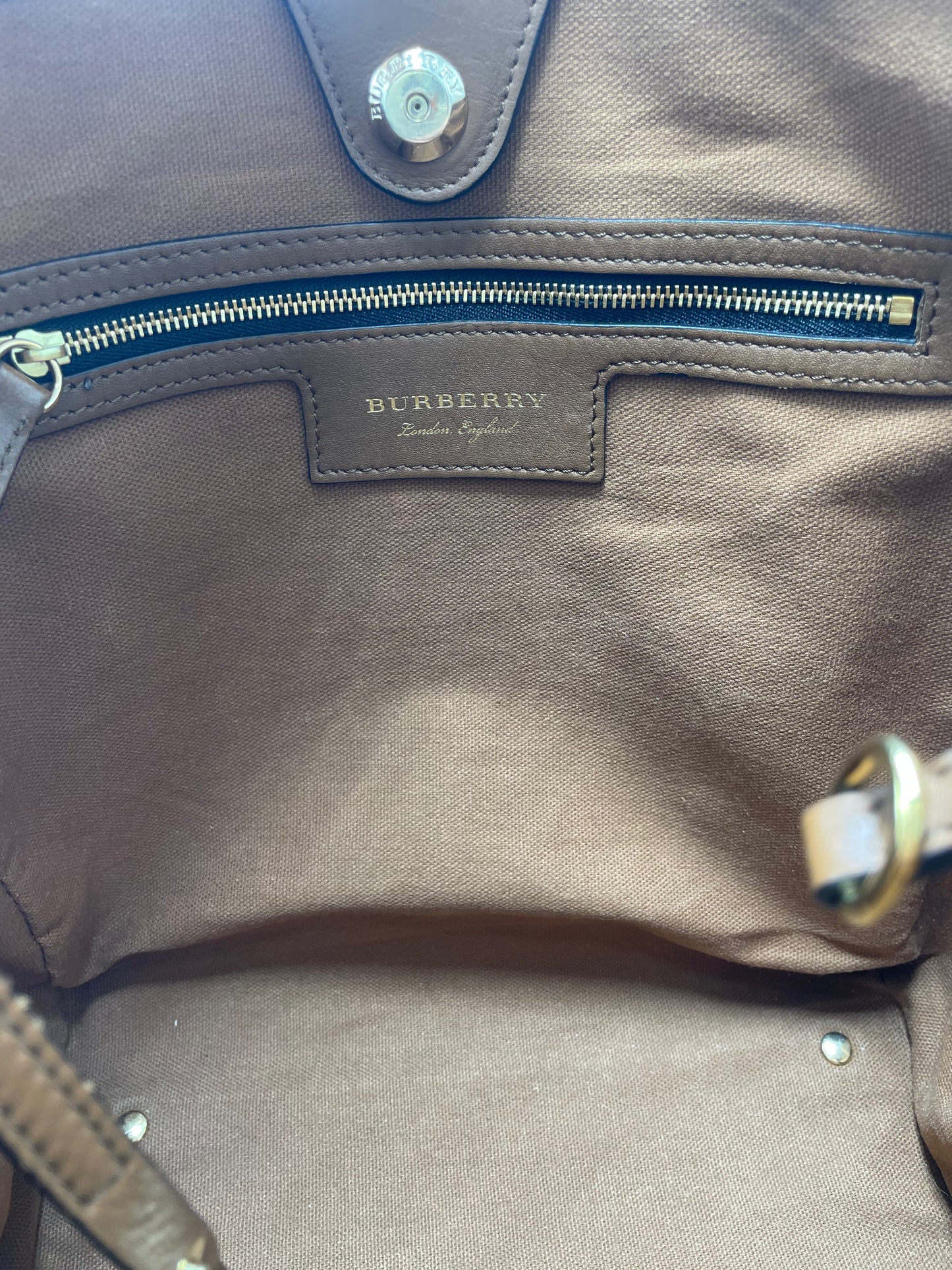Burberry Horseferry Check Luxury Tote / Handbag