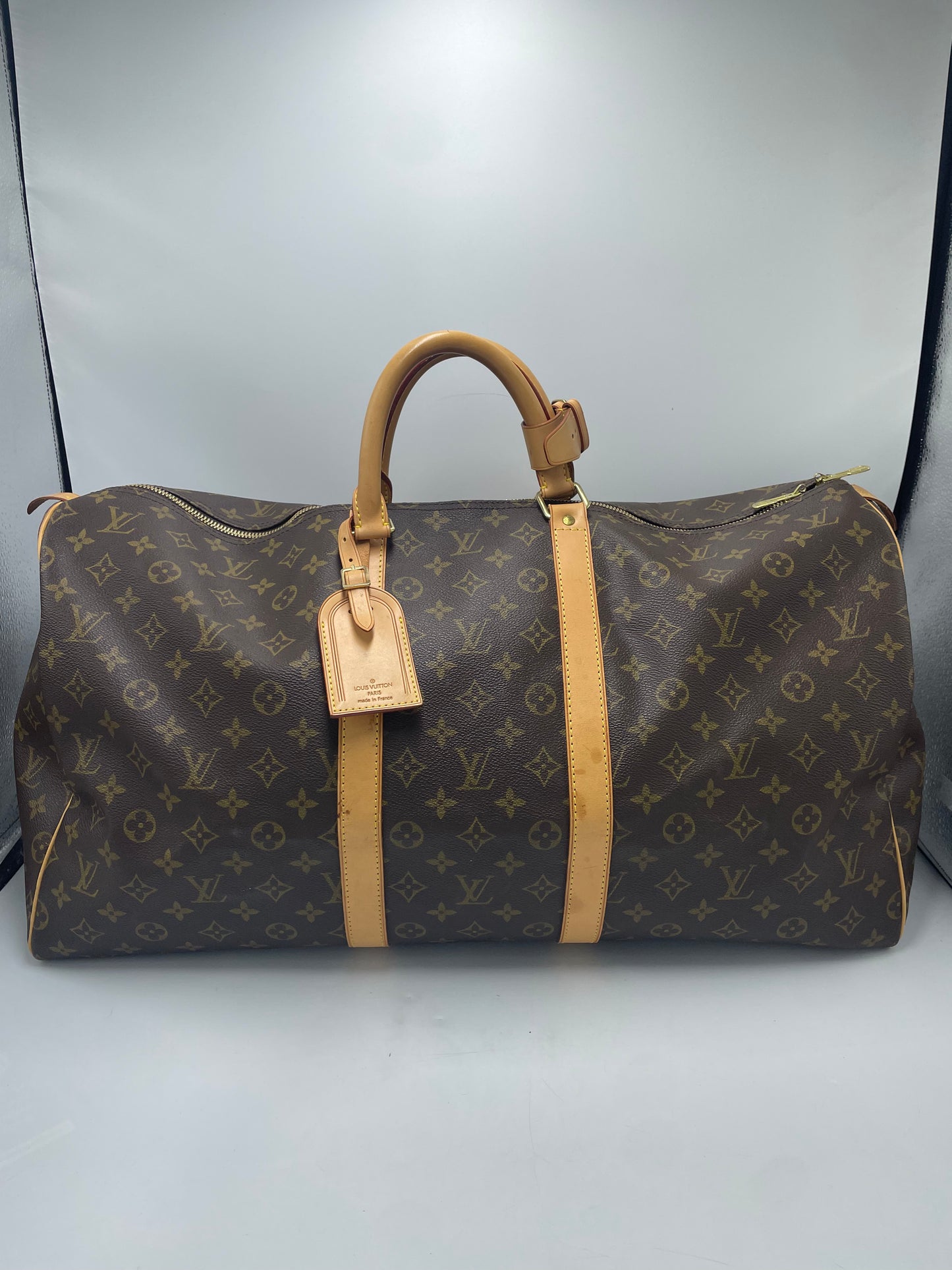 Louis Vuitton Keepall 55 Designer Luxury Handbag / Duffle
