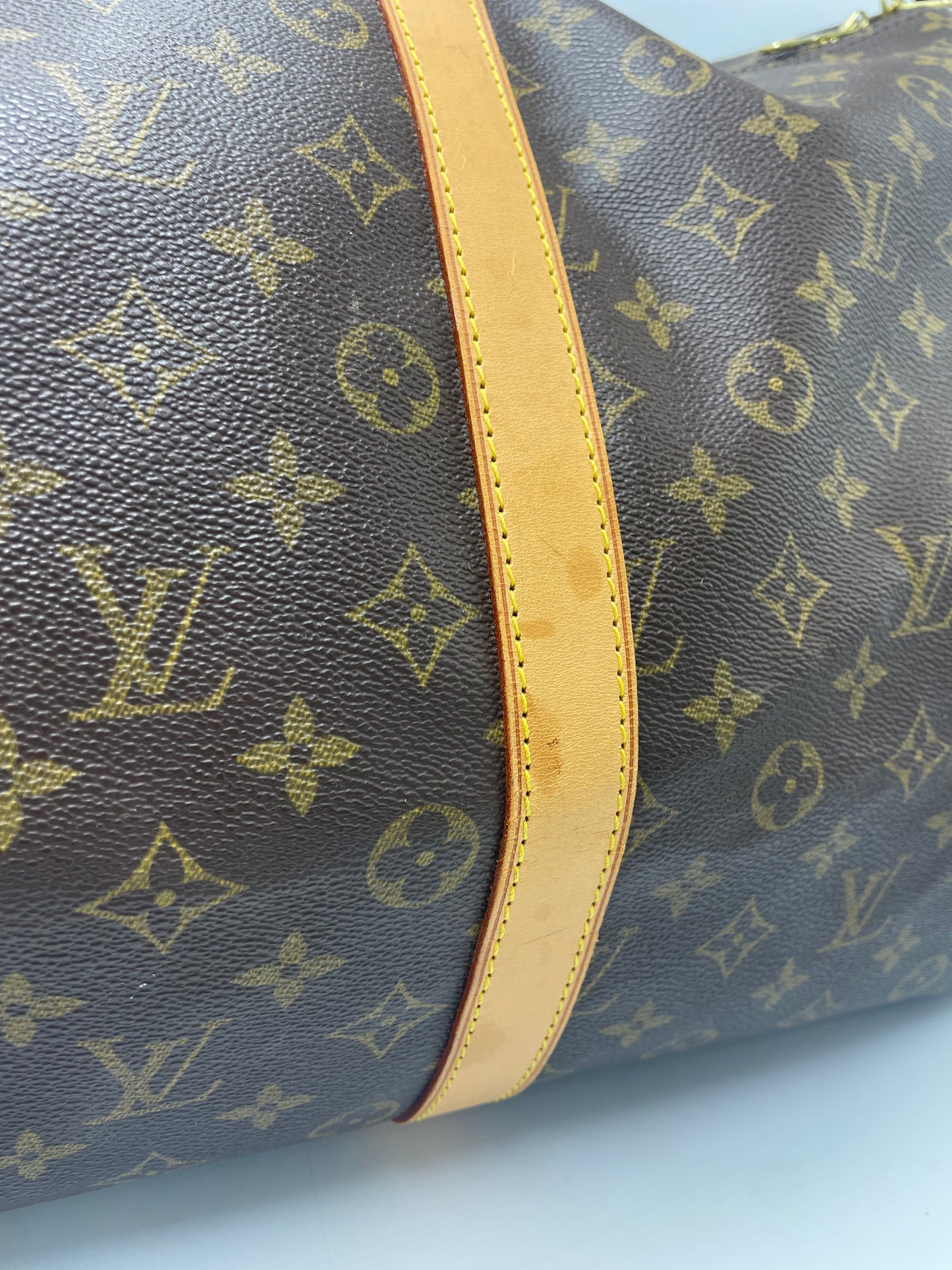 Louis Vuitton Keepall 55 Designer Luxury Handbag / Duffle