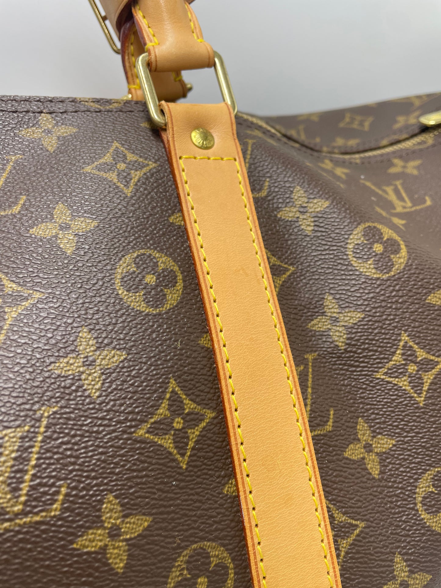 Louis Vuitton Keepall 55 Designer Luxury Handbag / Duffle