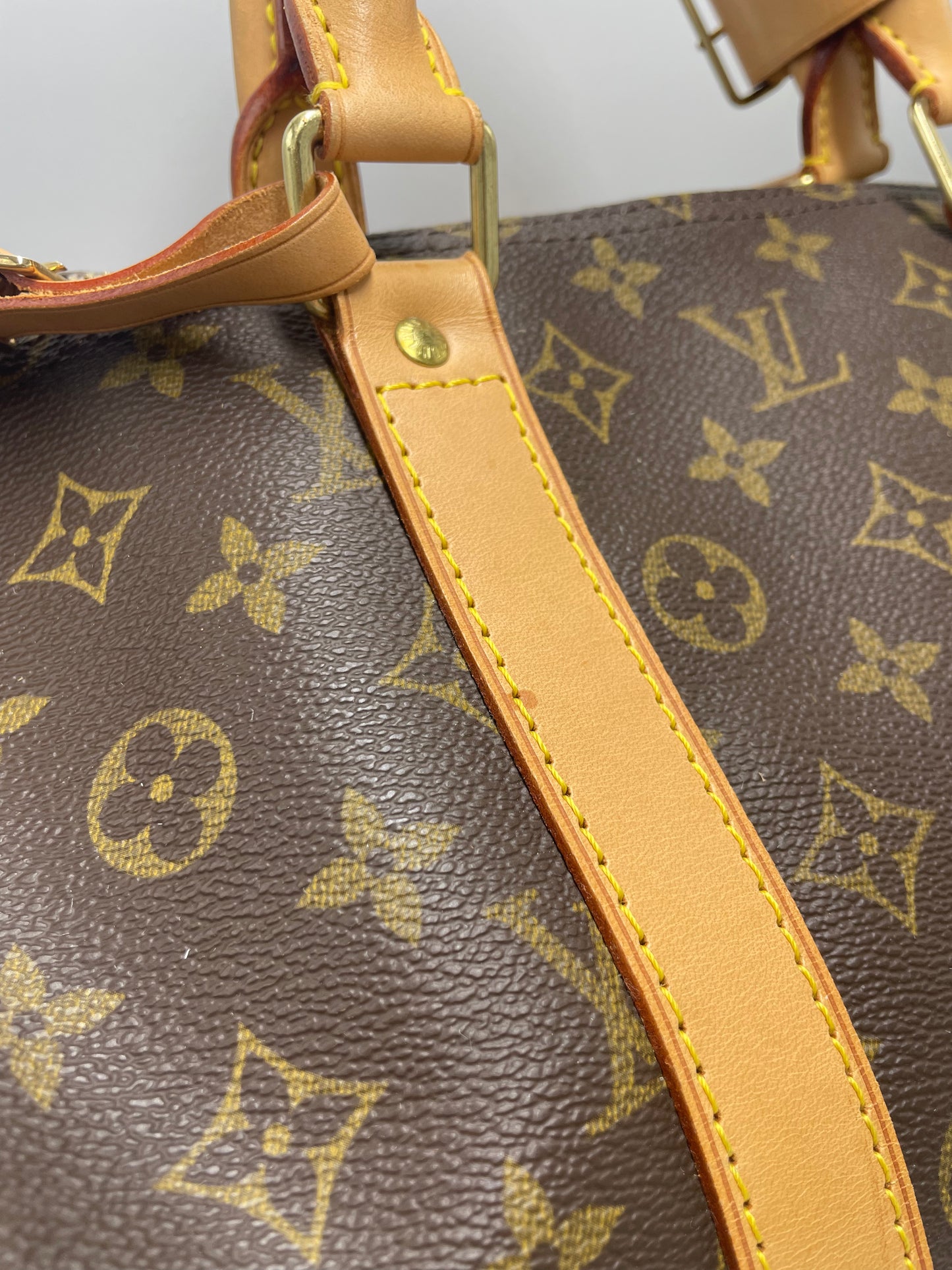 Louis Vuitton Keepall 55 Designer Luxury Handbag / Duffle