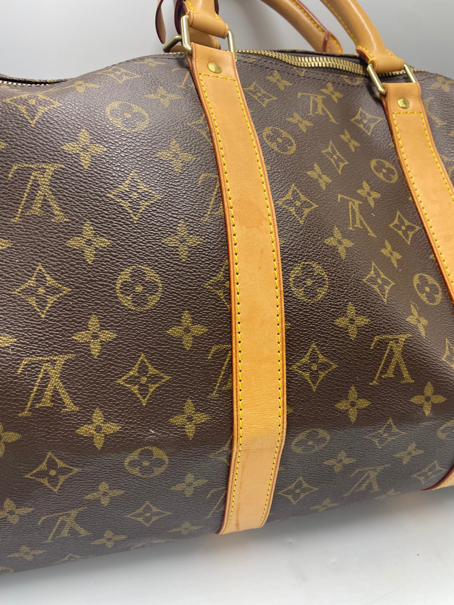 Louis Vuitton Keepall 55 Designer Luxury Handbag / Duffle