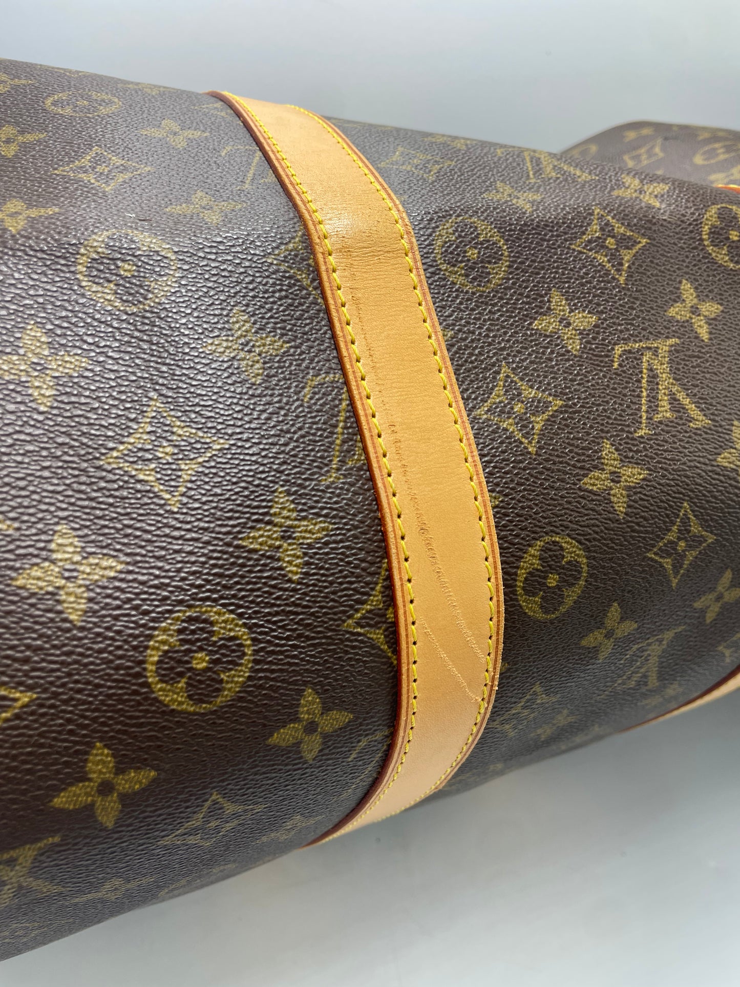 Louis Vuitton Keepall 55 Designer Luxury Handbag / Duffle