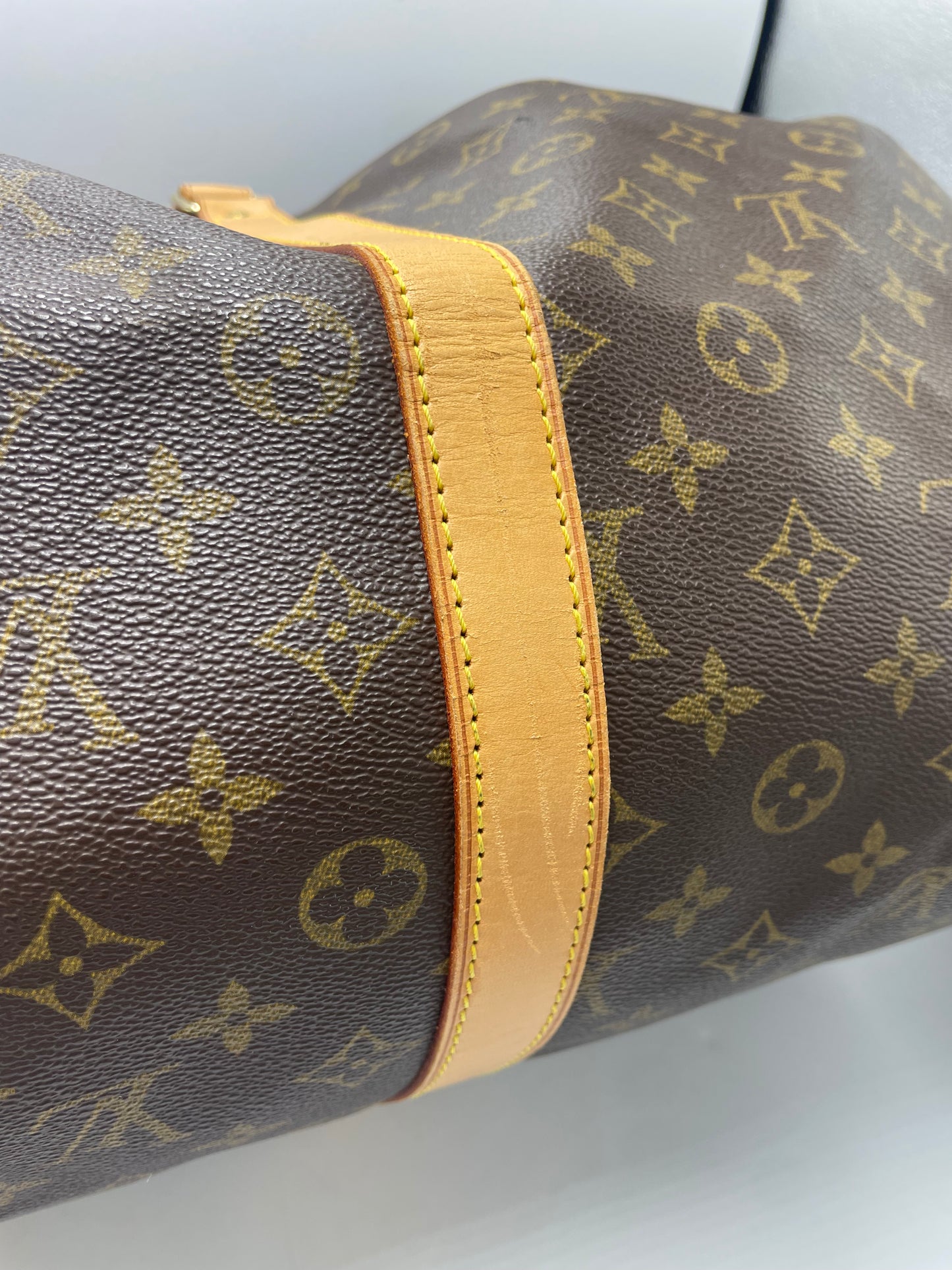 Louis Vuitton Keepall 55 Designer Luxury Handbag / Duffle