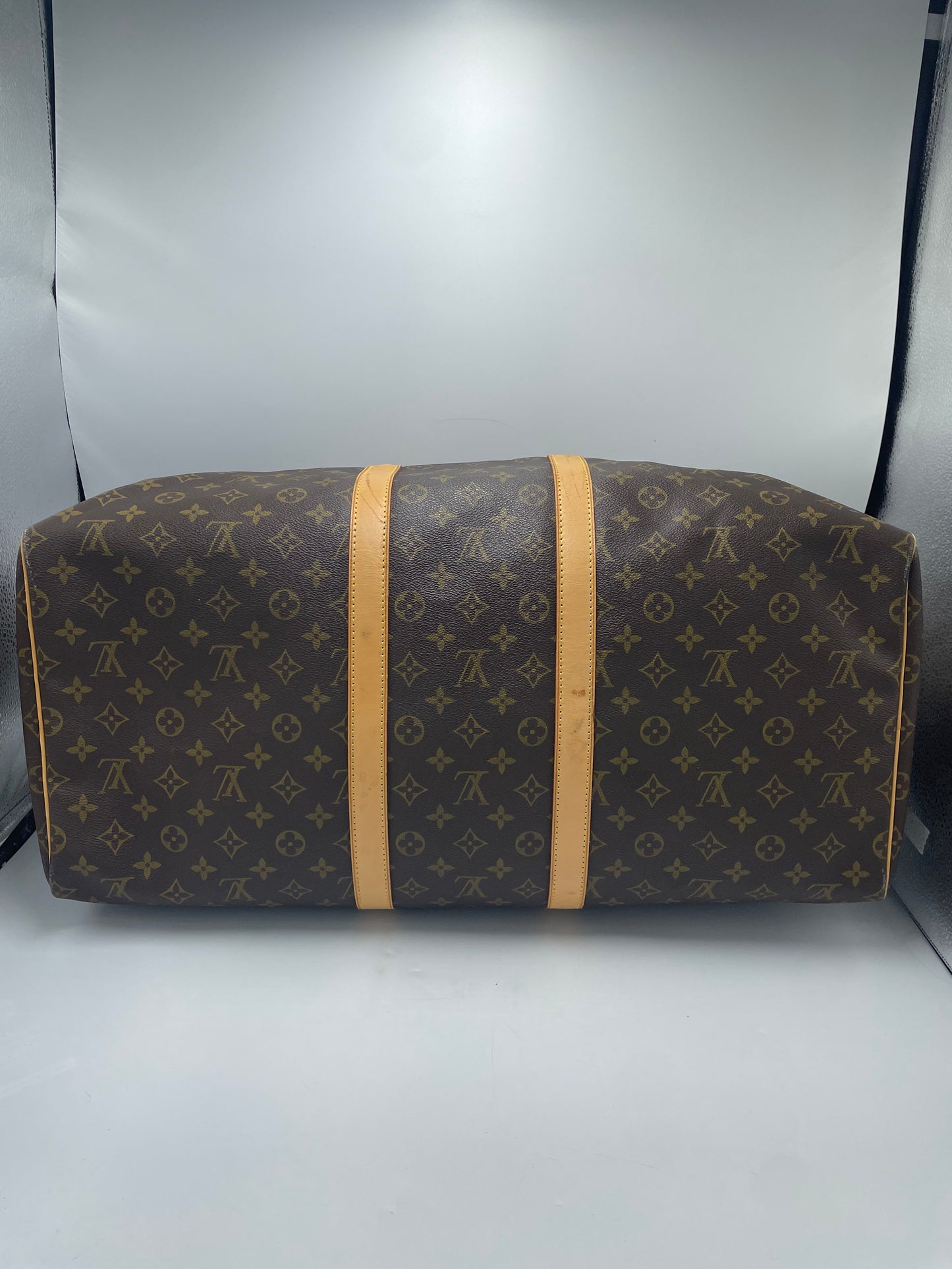 Louis Vuitton Keepall 55 Designer Luxury Handbag / Duffle