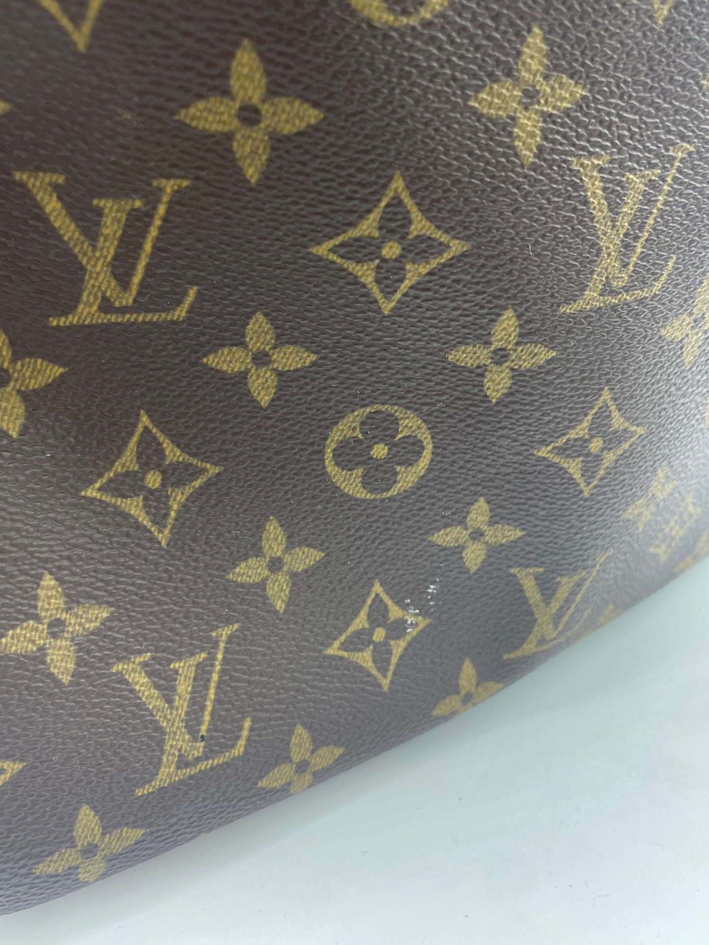 Louis Vuitton Keepall 55 Designer Luxury Handbag / Duffle