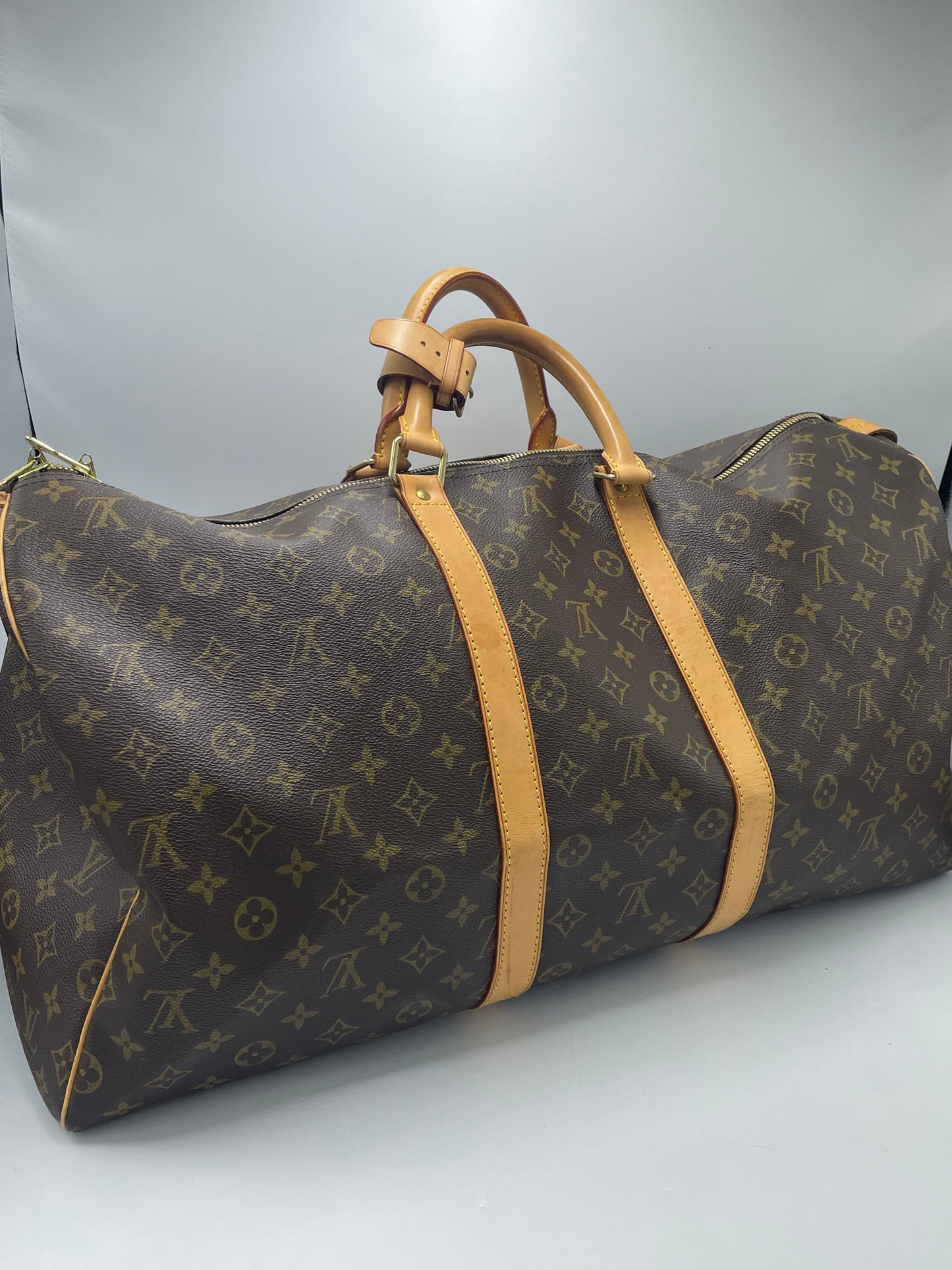 Louis Vuitton Keepall 55 Designer Luxury Handbag / Duffle