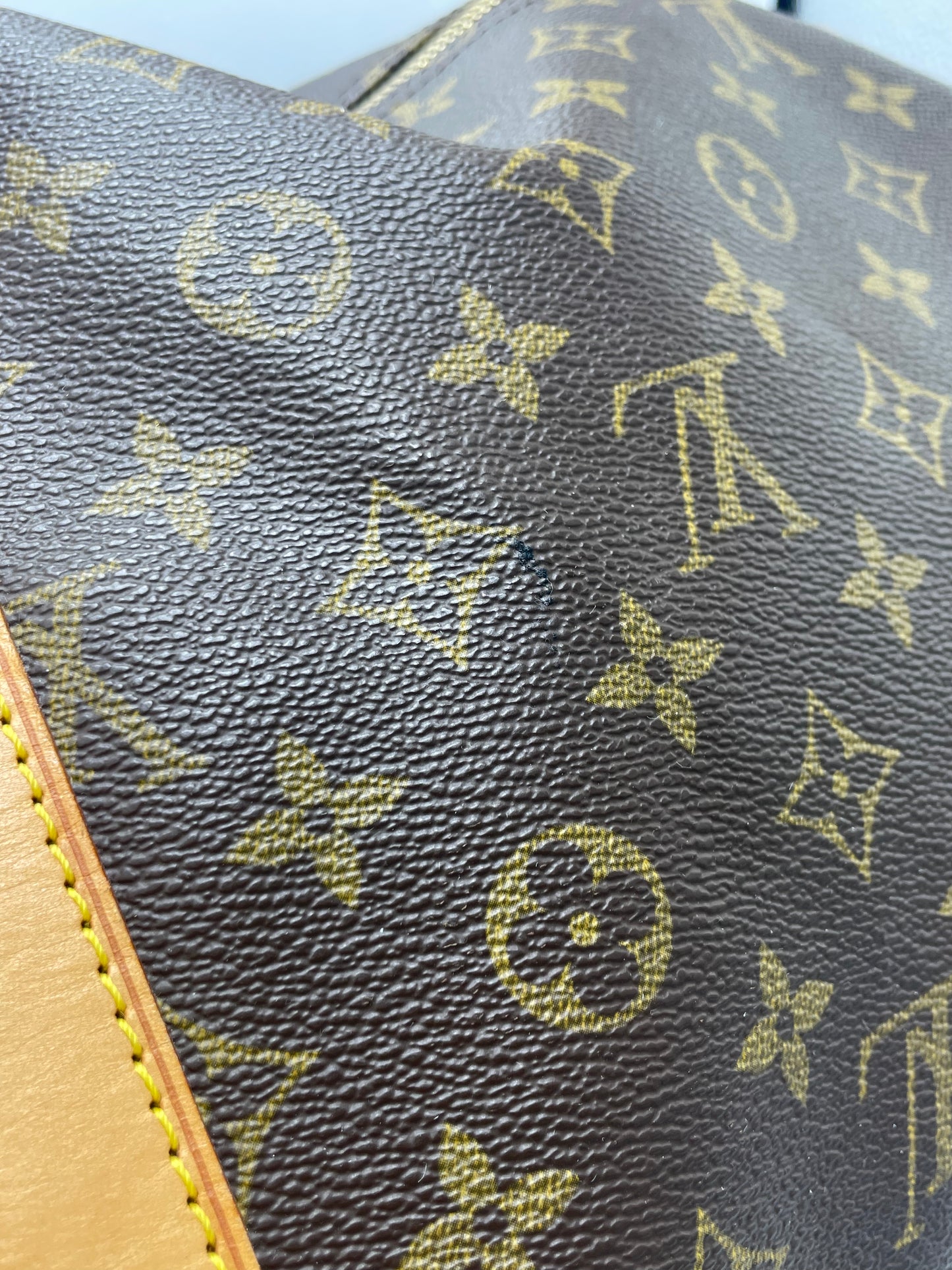 Louis Vuitton Keepall 55 Designer Luxury Handbag / Duffle