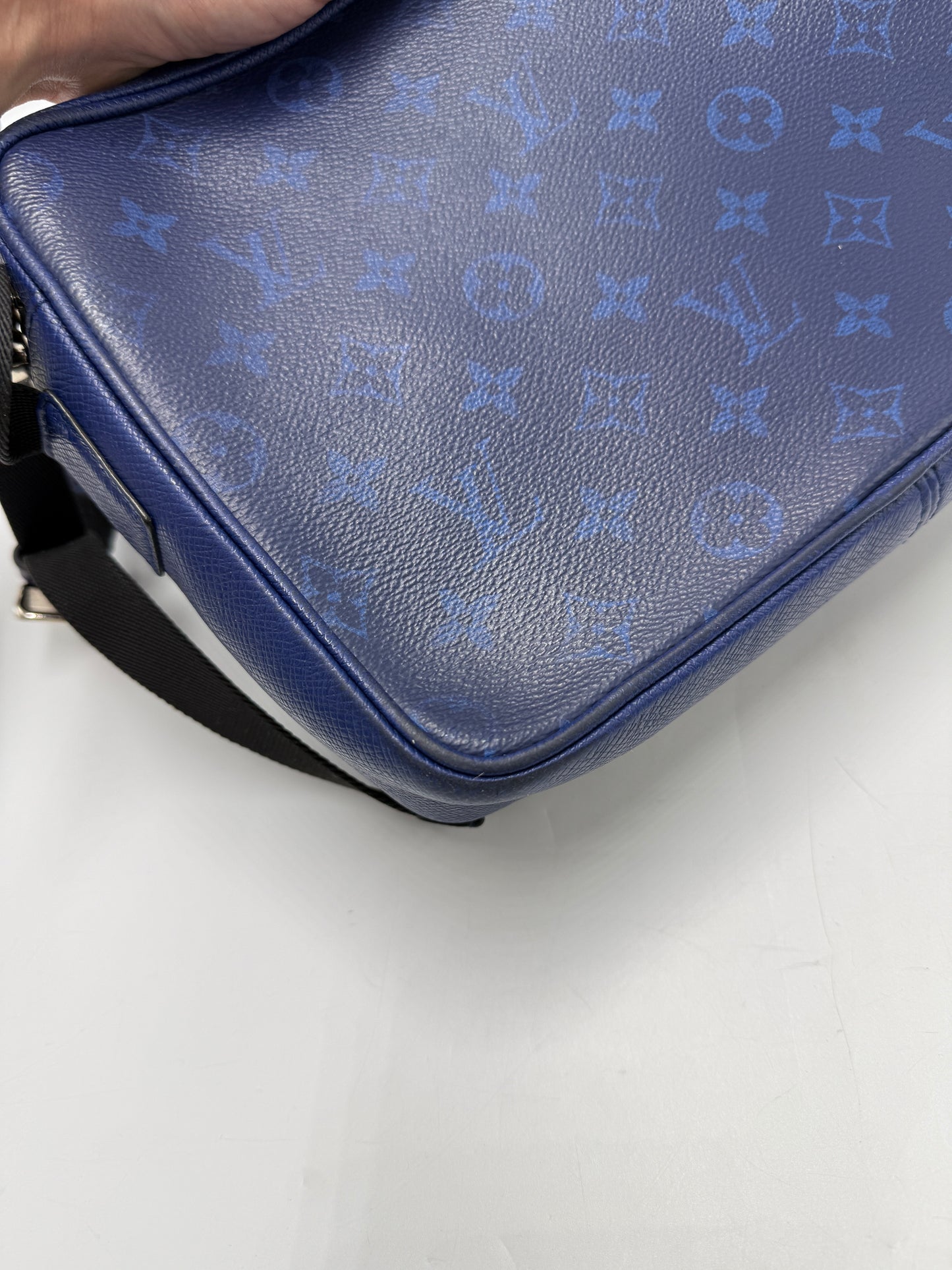 Louis Vuitton Outdoor Messenger Taigara Luxury Handbag