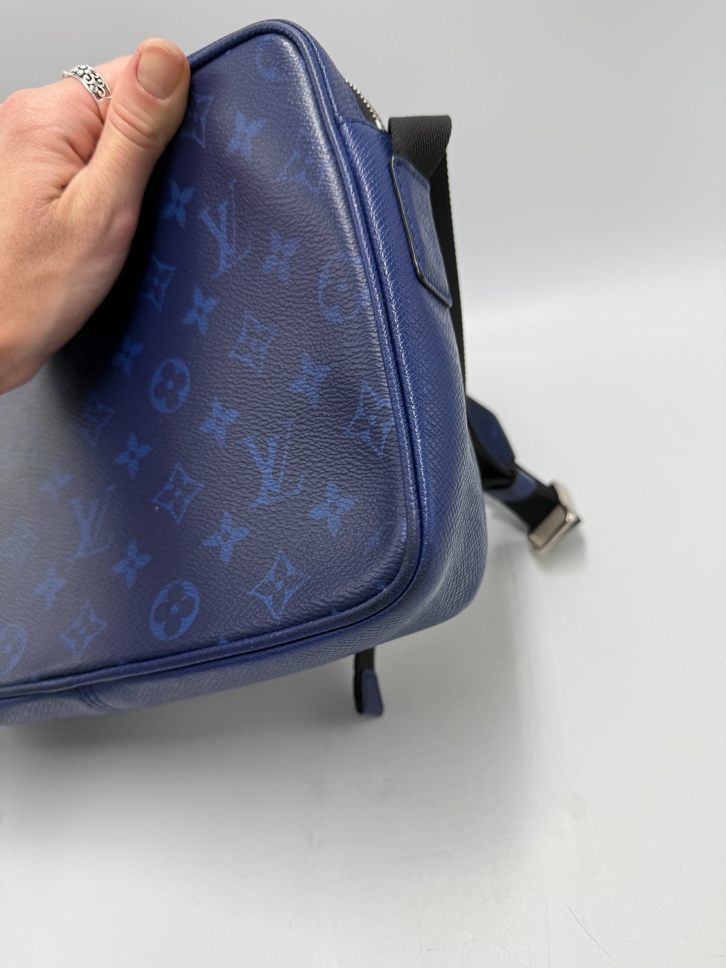 Louis Vuitton Outdoor Messenger Taigara Luxury Handbag