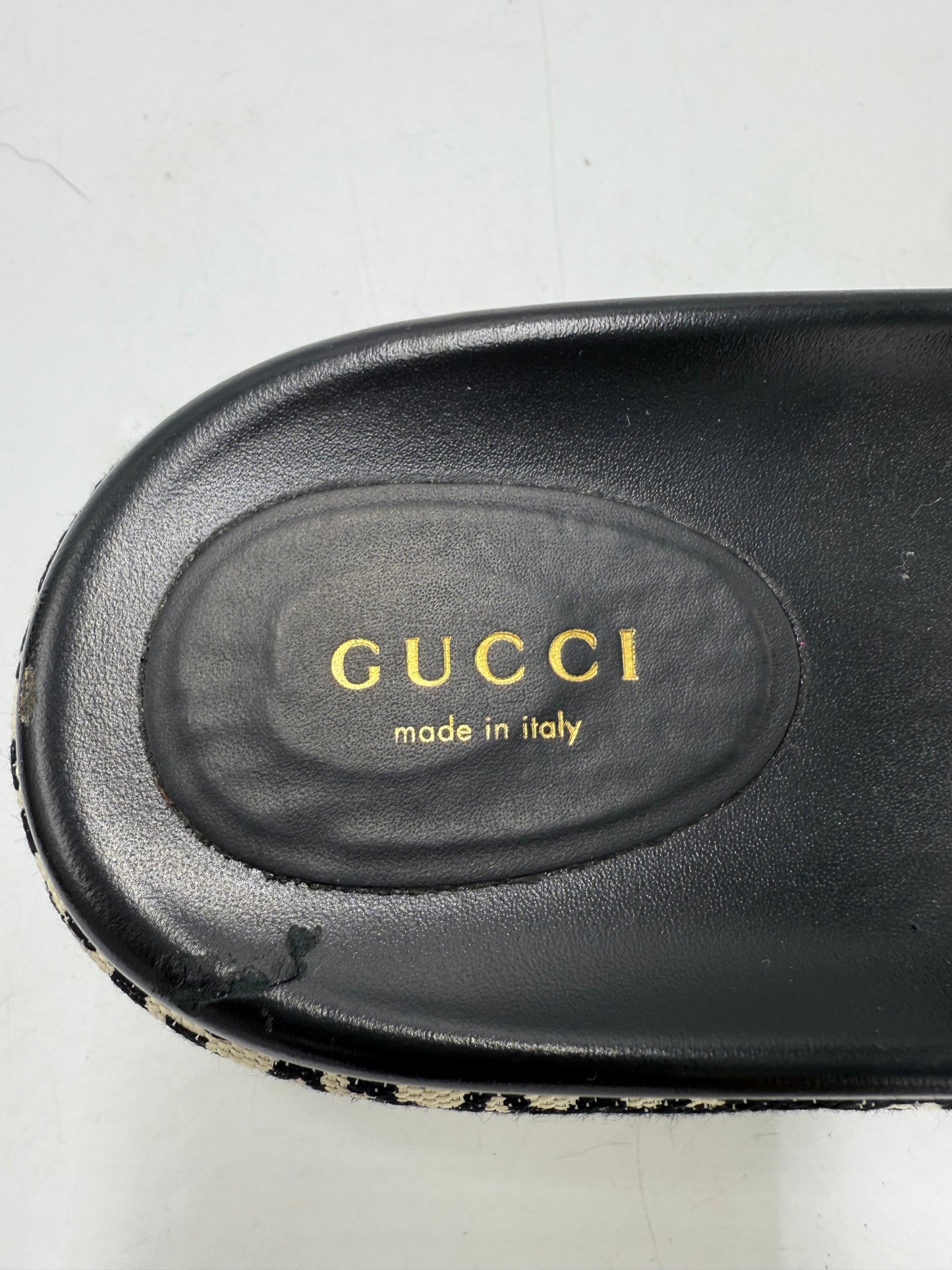 Sandals Luxury Designer By Gucci In Black & White, Size: 12