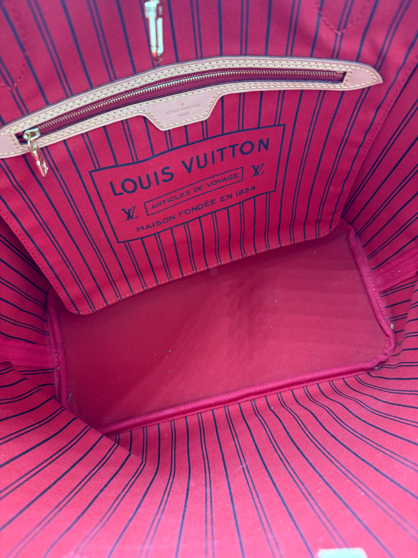 Louis Vuitton Designer Neverfull MM Handbag w/ Pouchette