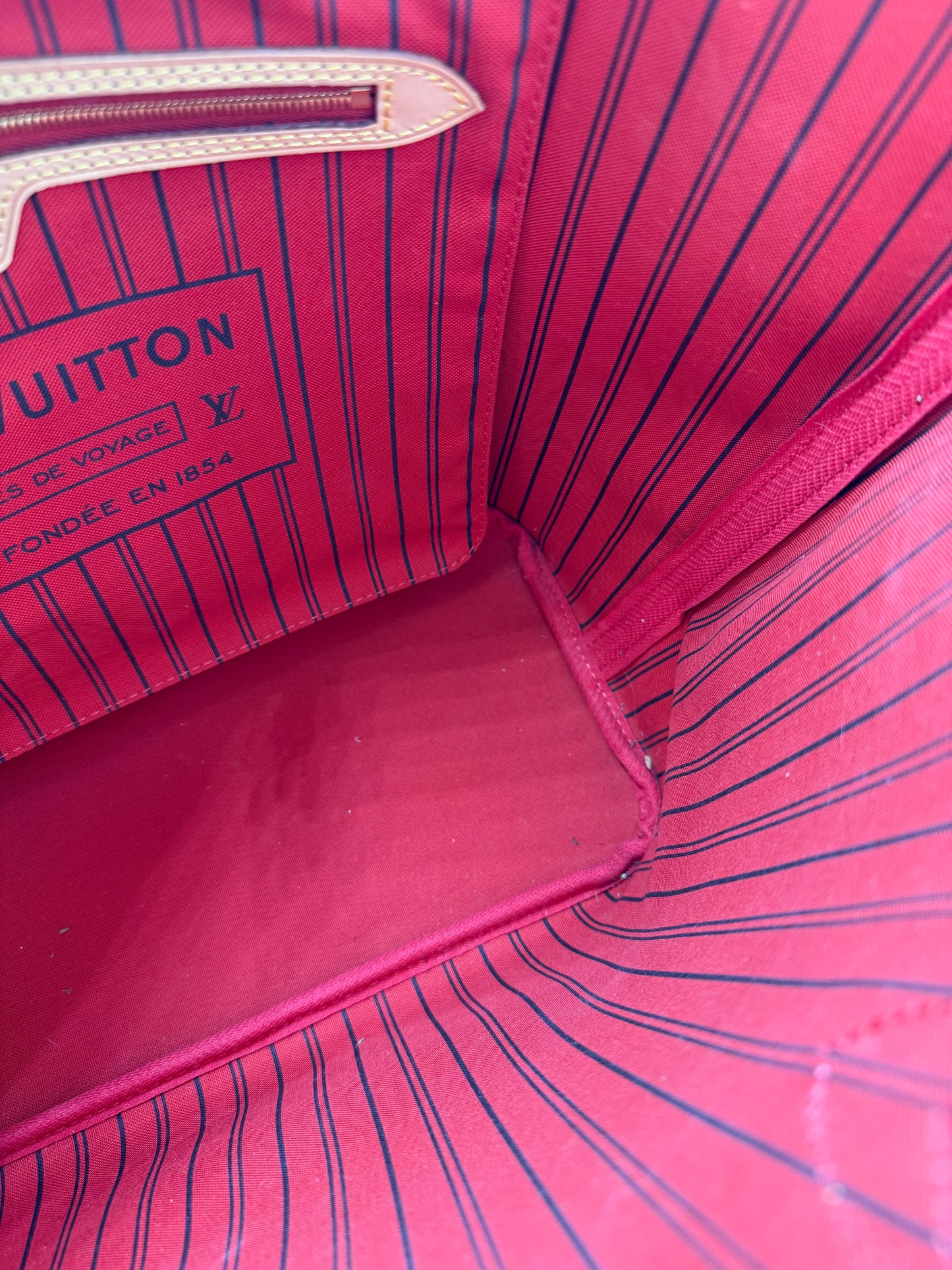 Louis Vuitton Designer Neverfull MM Handbag w/ Pouchette