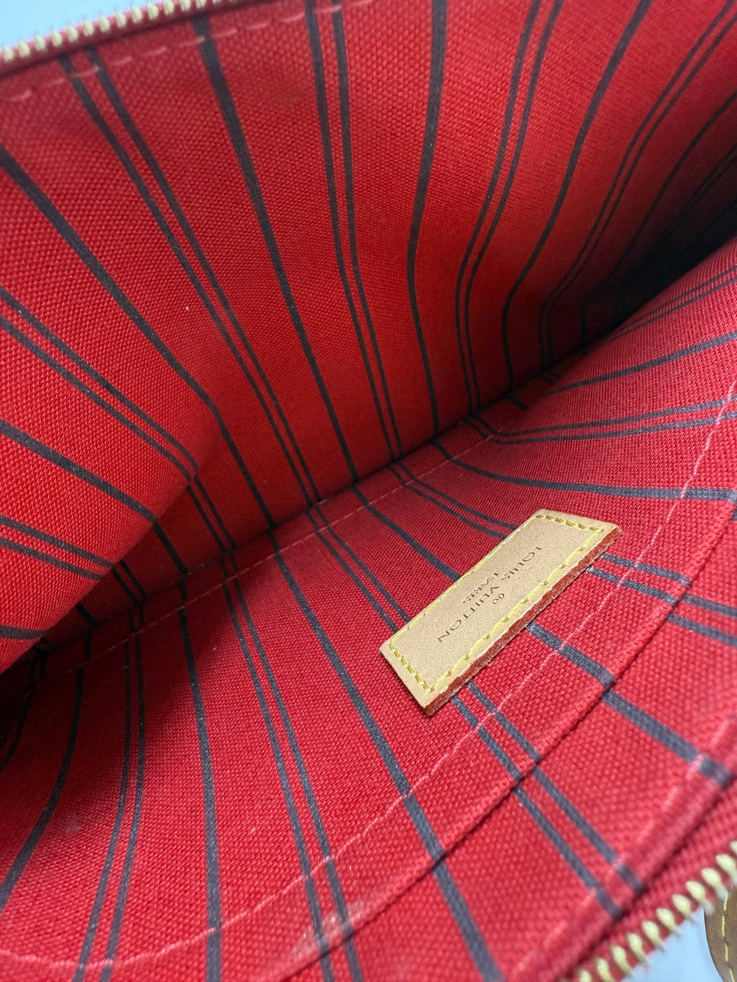 Louis Vuitton Designer Neverfull MM Handbag w/ Pouchette