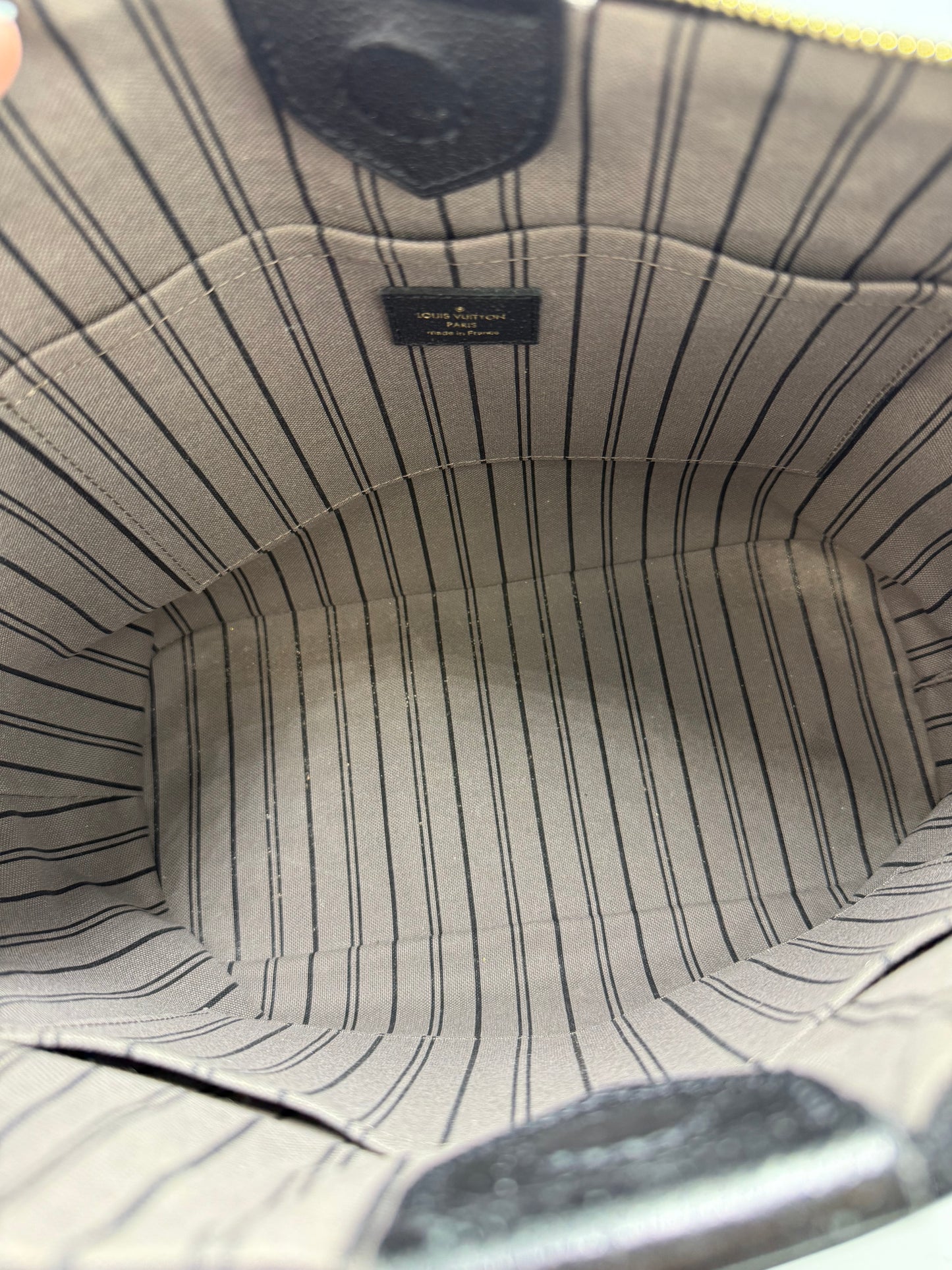 Louis Vuitton Monogram Mazarine MM Luxury Handbag