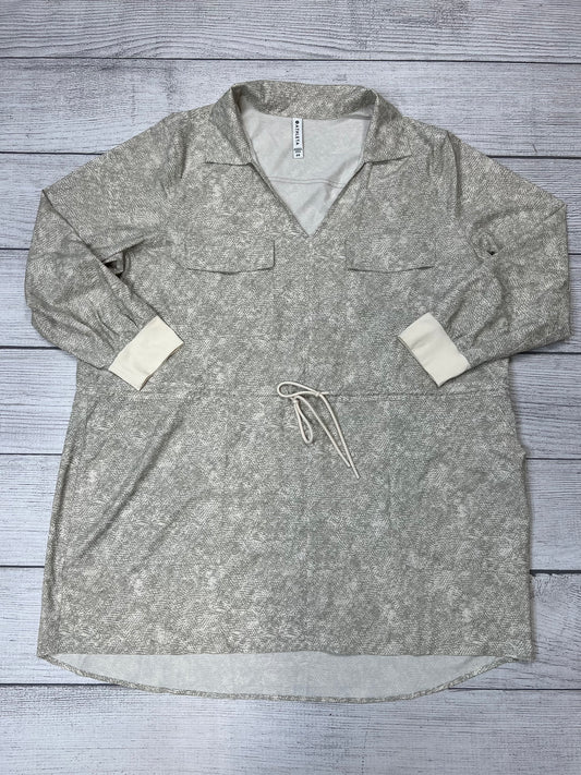 Athletic Top Long Sleeve Collar By Athleta  Size: 2x