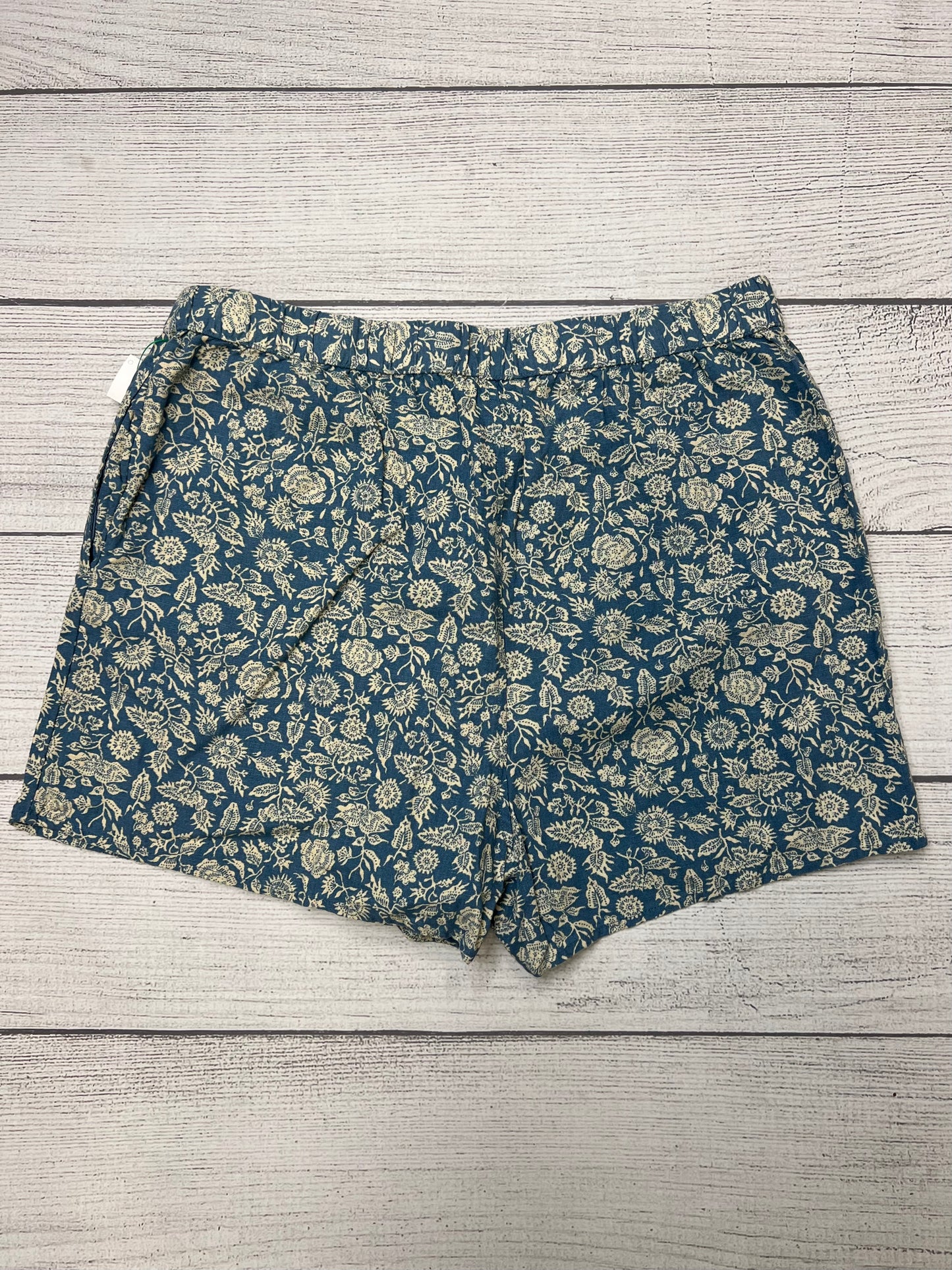 Shorts By Universal Thread  Size: Xl